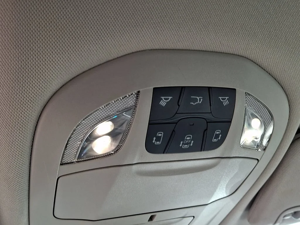 Used 2024 Silver Mist Cle Chrysler Touring L image 23
