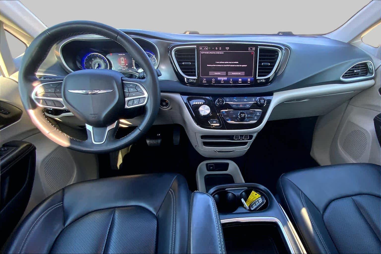 Used 2023 Bright White Clearcoat Chrysler Touring L image 16