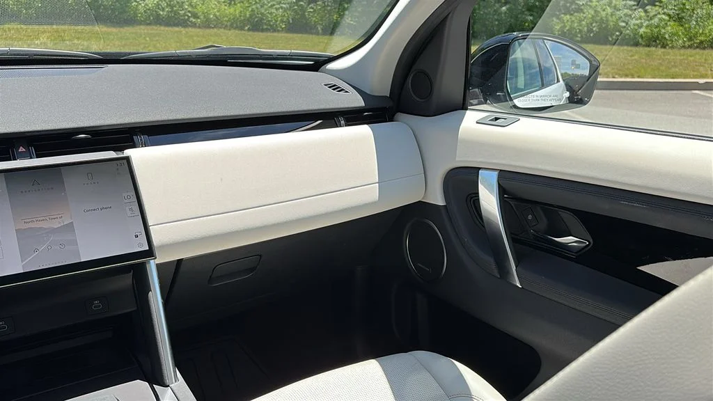 Certified Used 2025  Land Rover S image 23