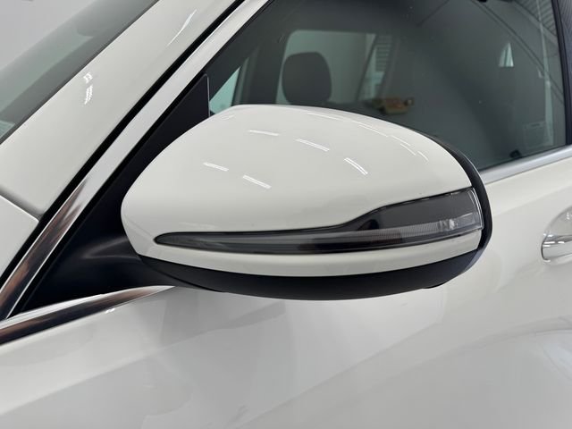 Certified Used 2024 Polar White Mercedes-Benz GLB 250 image 41