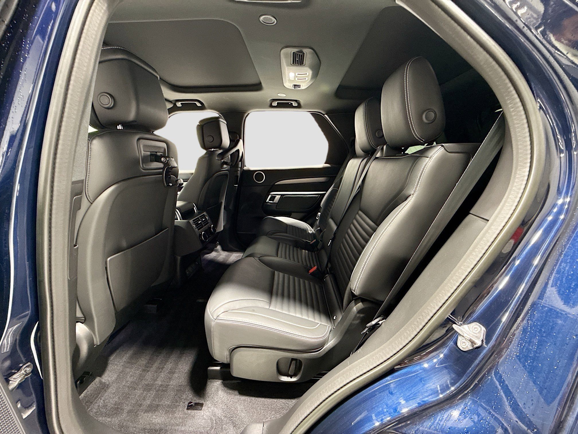 Used 2023 Portofino Blue Metallic Land Rover HSE R-Dynamic image 26