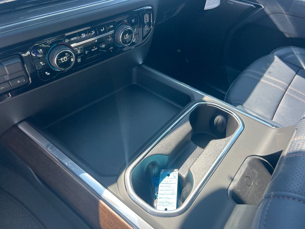 2025 Chevrolet Silverado 2500 HD High Country - Photo 41