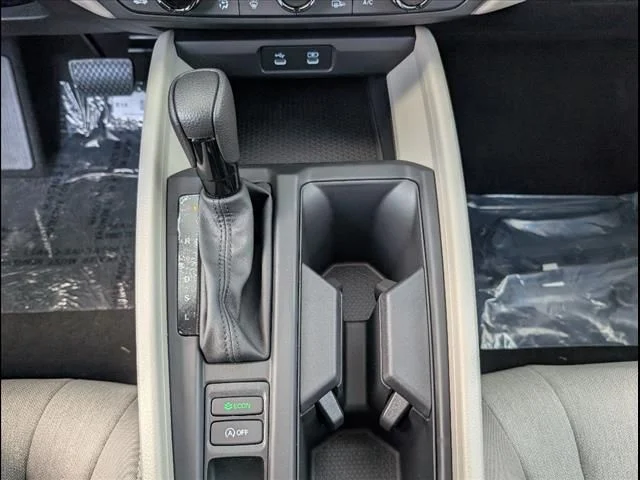Used 2025  Honda SE image 13