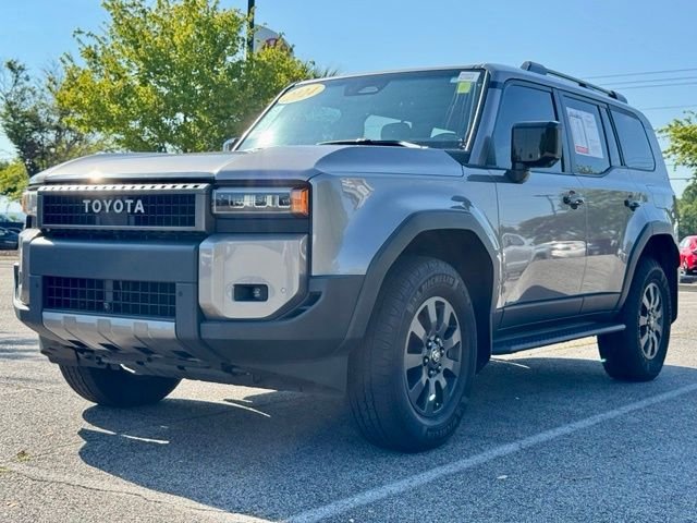 Used 2024  Toyota Base image 4