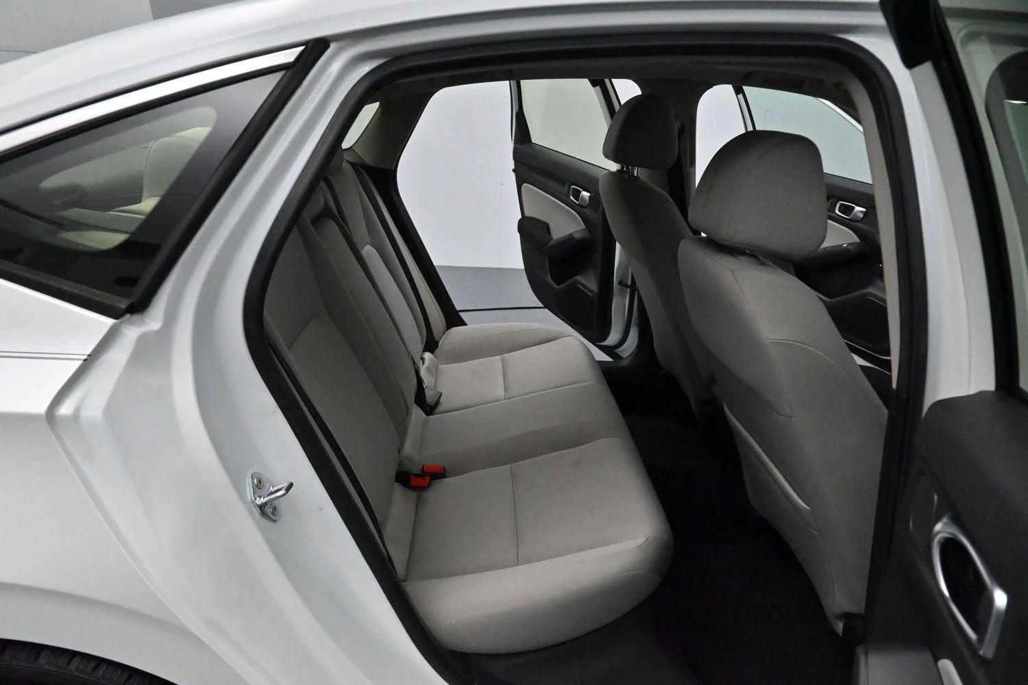 Used 2022 Platinum White Pearl Honda EX image 31