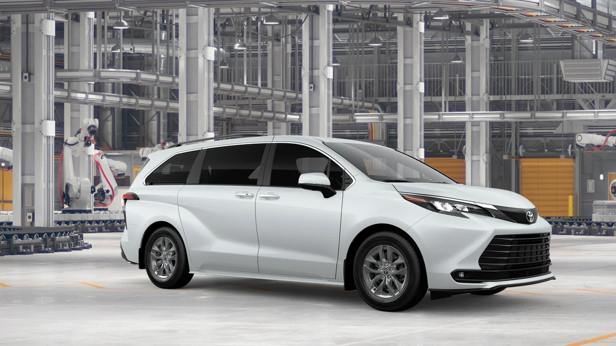 New 2026 Wind Chill Pearl Toyota XLE image 14