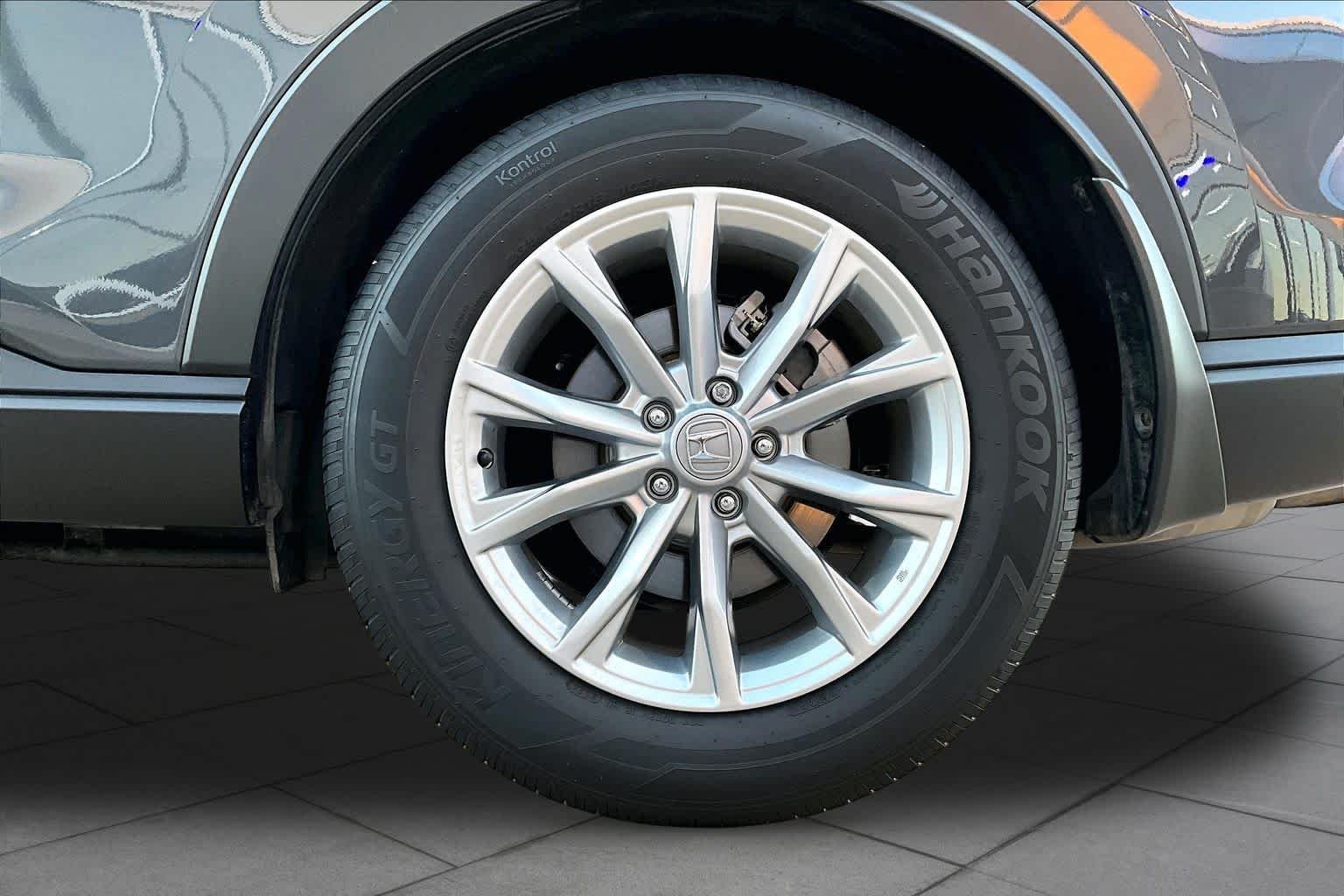 Used 2025 Meteorite Gray Metallic Honda EX-L image 10