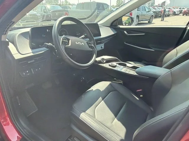 Used 2023 Runway Red Kia Wind image 19
