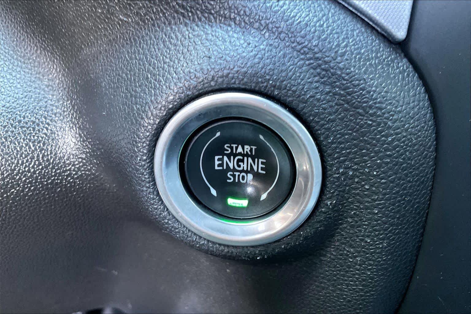Used 2020 Onyx Black GMC SLT image 33