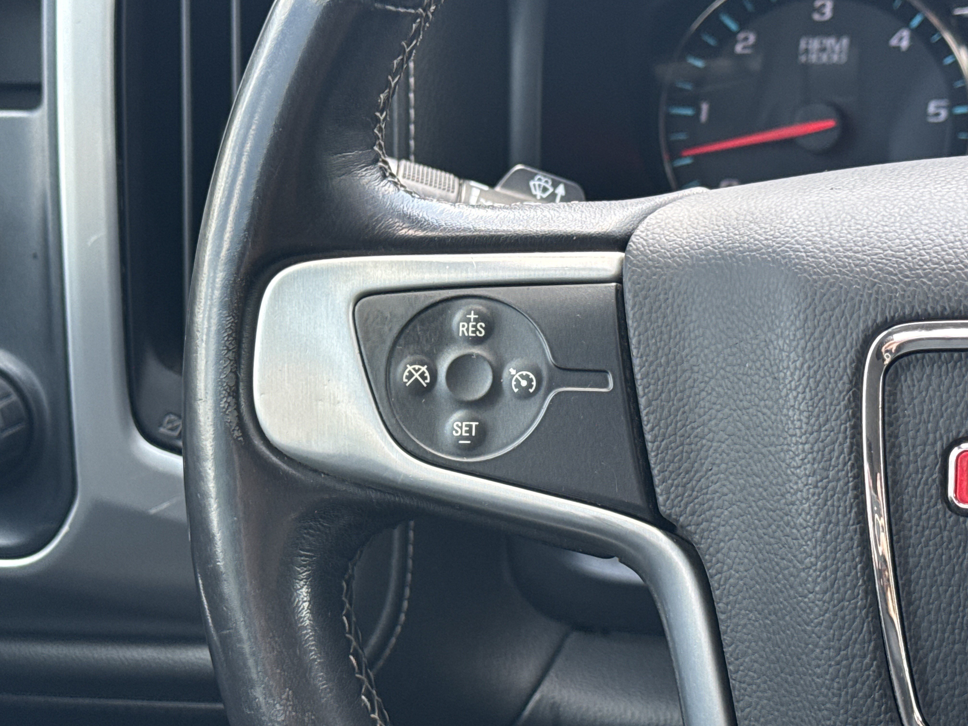 Used 2018 Quicksilver Metallic GMC SLT image 24