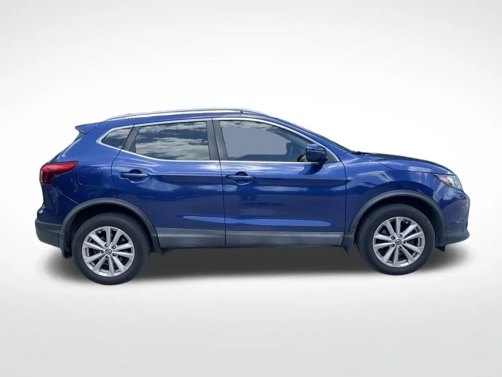Used 2019 Caspian Blue Nissan SV image 4