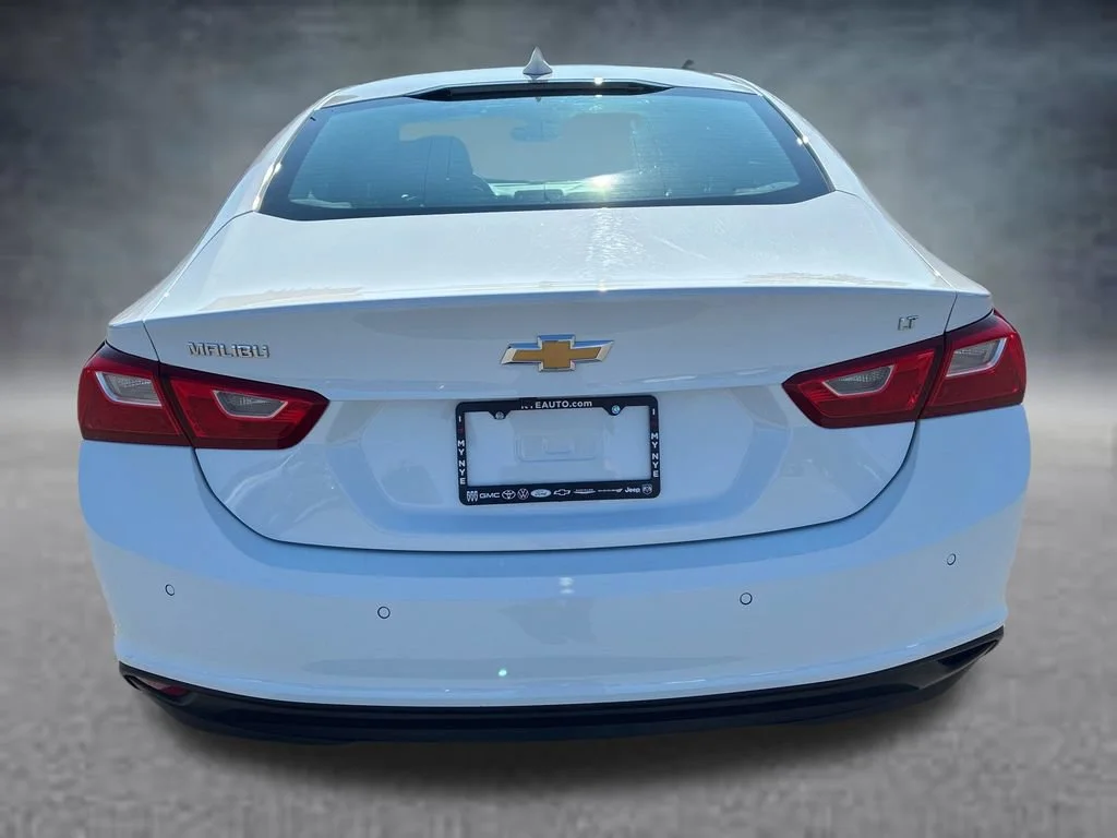 Used 2024 Summit White Chevrolet 1LT image 4