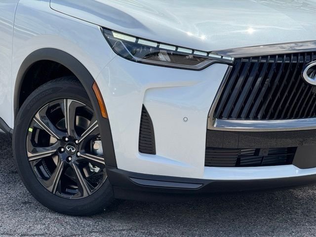New 2027 2T RAD WHT INFINITI Autograph AWD image 12