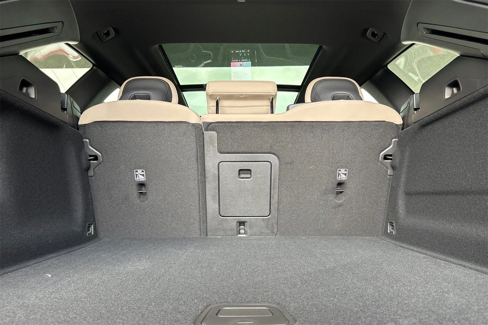 2026 Volvo XC60 Plus - Photo 16