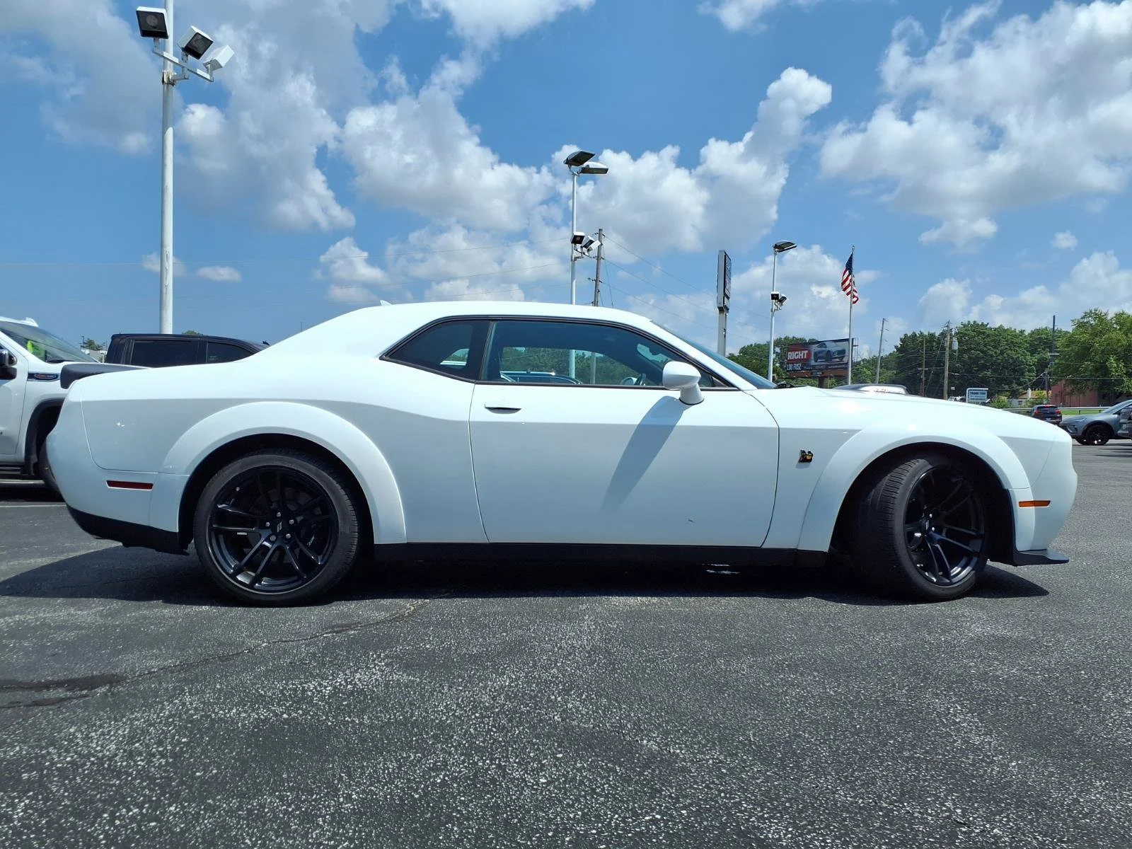Used 2023 White Knuckle Clearcoat Dodge R/T Scat Pack Widebody image 37