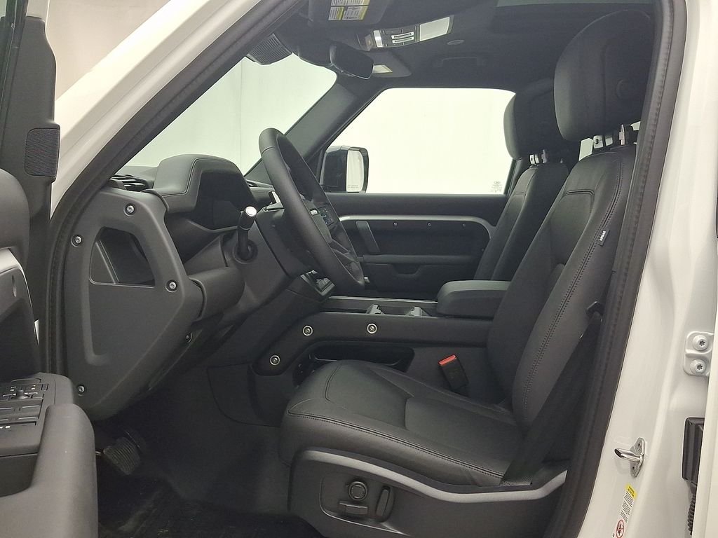 New 2026 Fuji White Land Rover X-Dynamic SE image 9