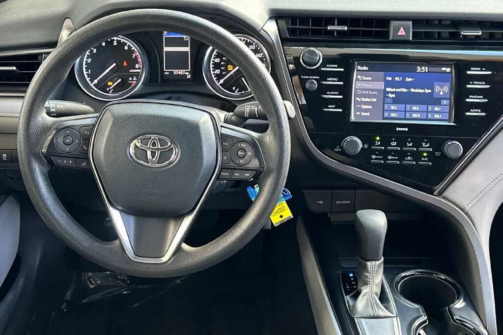 Used 2020 White Toyota LE image 14