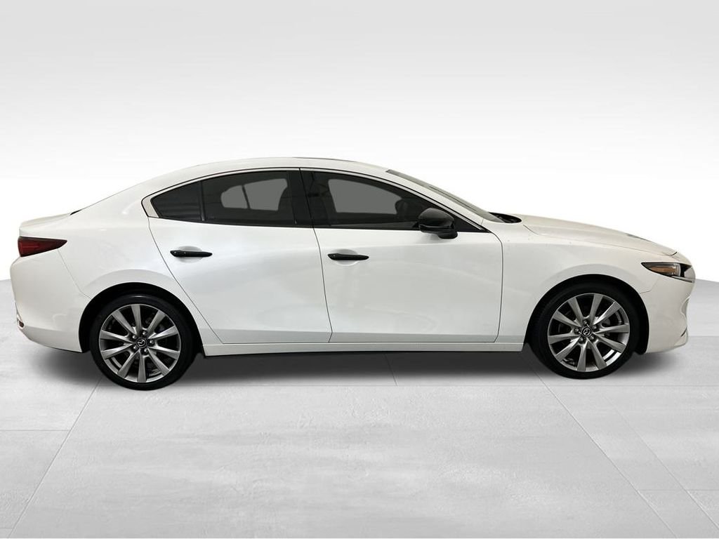 Used 2022 White Mazda Premium image 7
