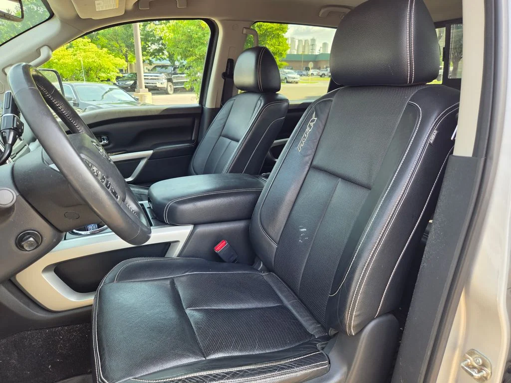 Used 2017 Silver Nissan PRO-4X image 21