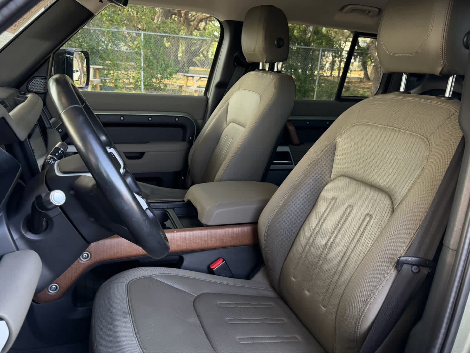Used 2021 PANGIA GREEN Land Rover SE image 13