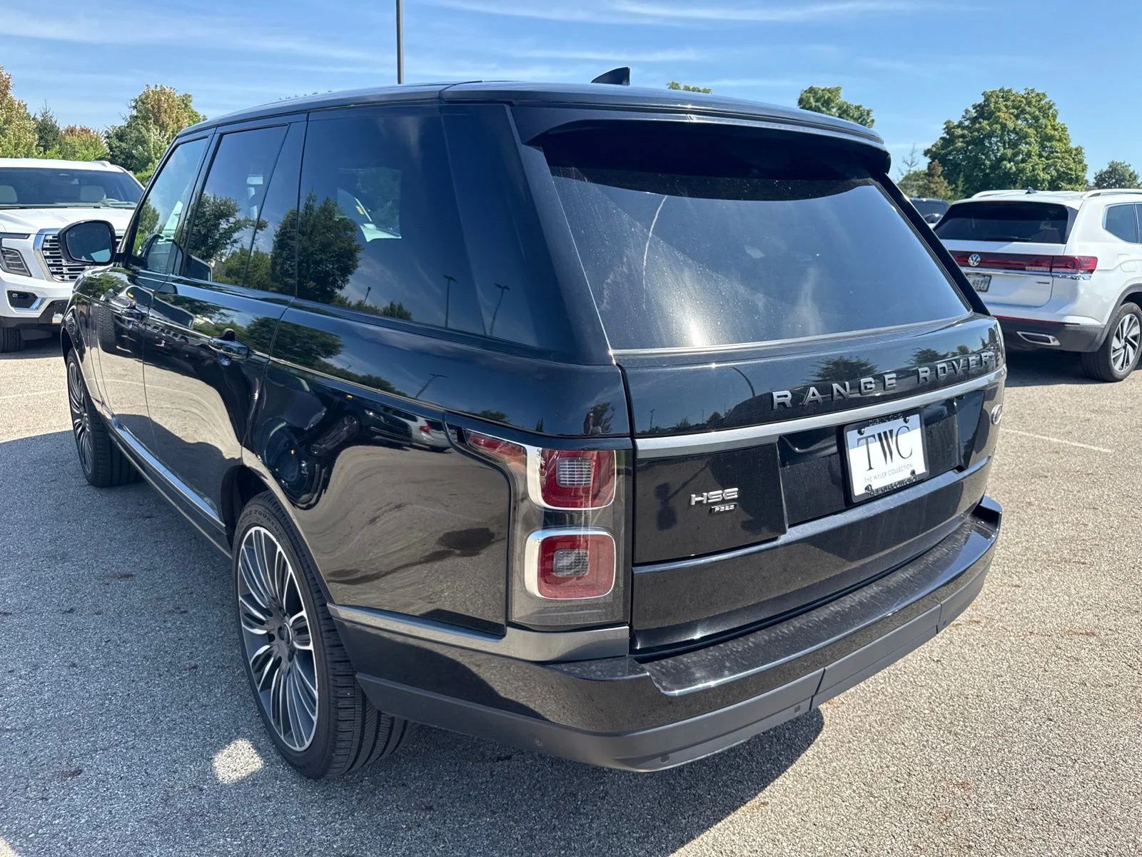Used 2021 Black Land Rover  image 7