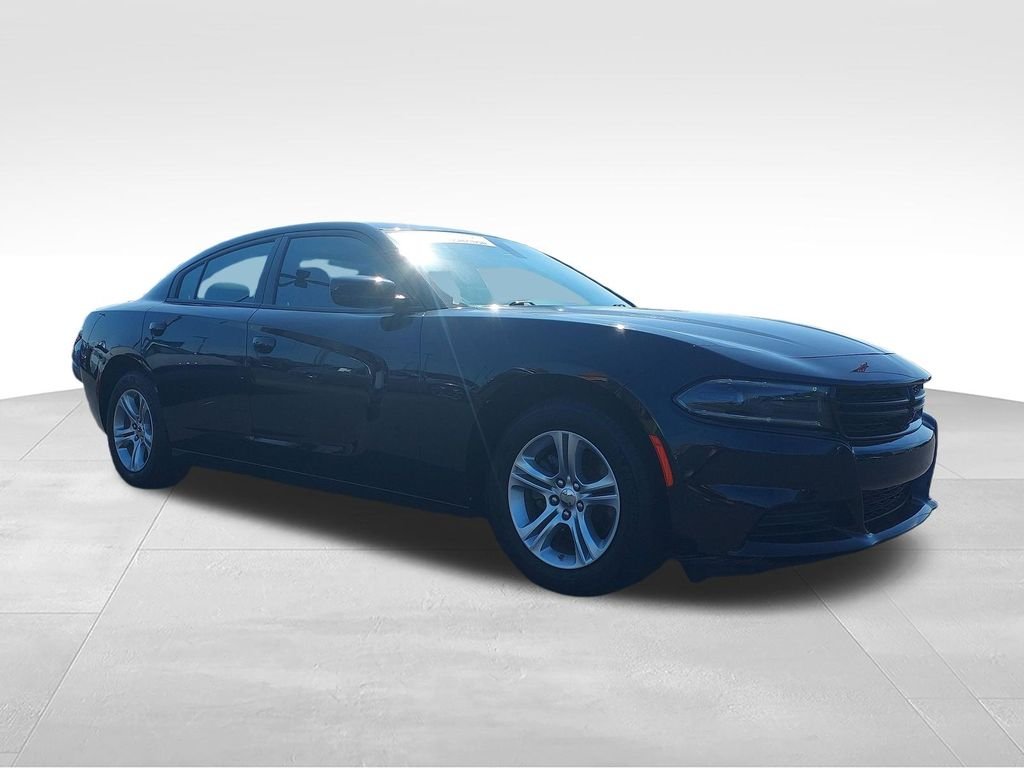 Used 2023 Black Dodge SXT image 7