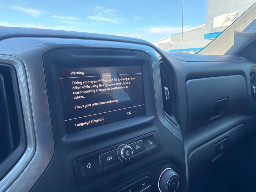 Used 2022 SUMMIT WHITE Chevrolet Custom image 19