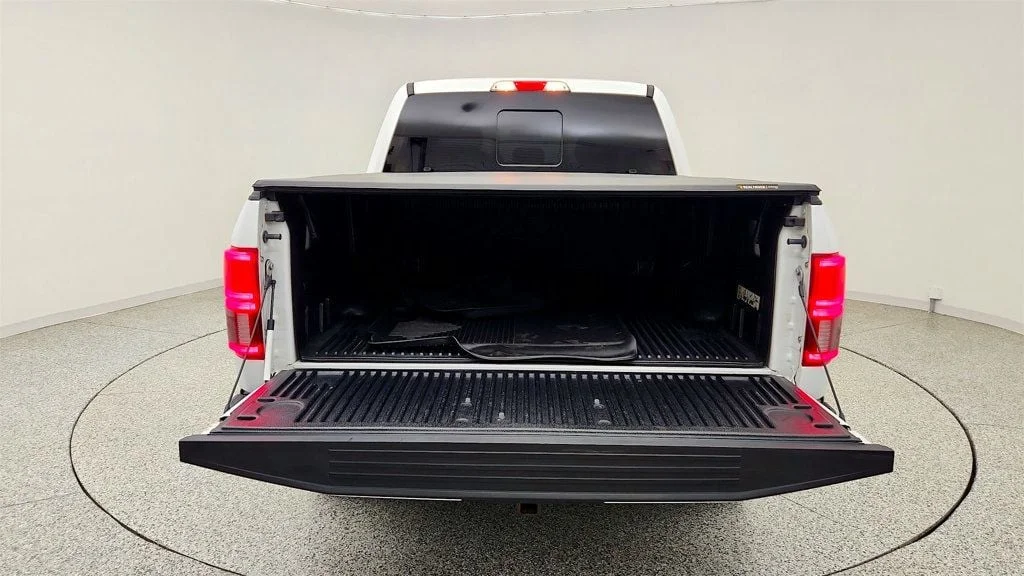Used 2019 Oxford White Ford XLT 4WD SuperCrew 5.5