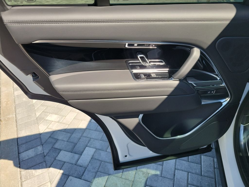 New 2027 Fuji White Land Rover SE image 22