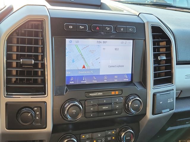 Used 2020 White Ford Lariat image 27
