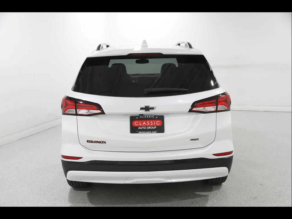 Used 2024 Iridescent Pearl Tricoat Chevrolet Premier image 19