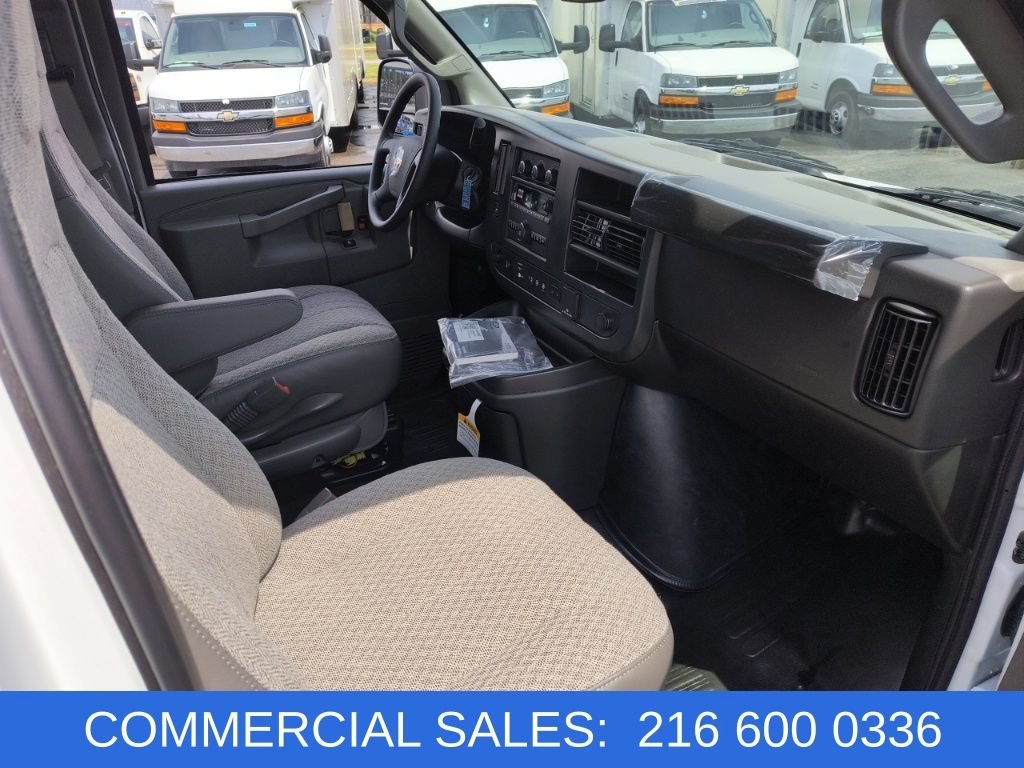 2025 Chevrolet Express Cargo Work Van - Photo 19