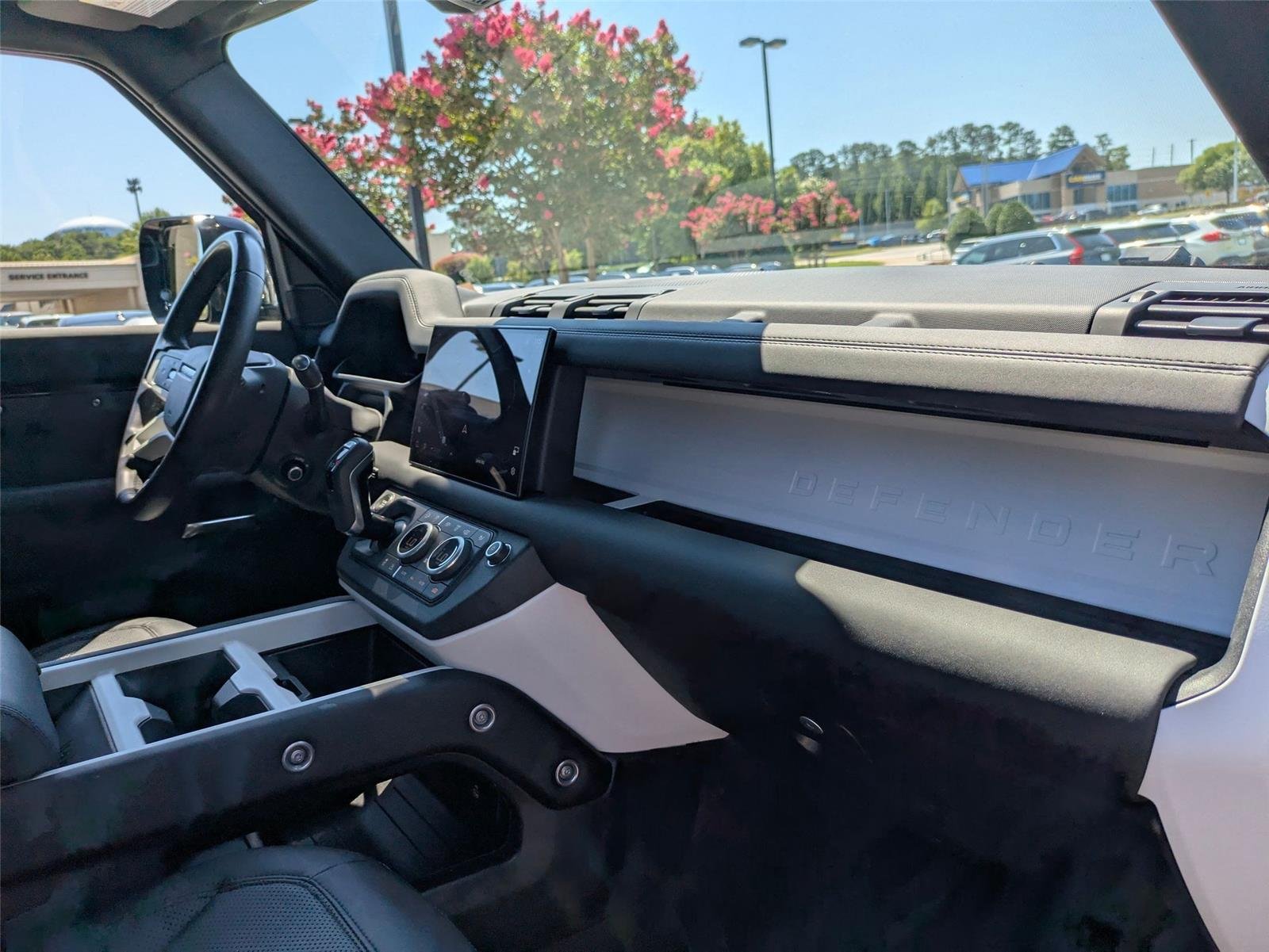 Used 2025 Santorini Black Metallic Land Rover S image 37