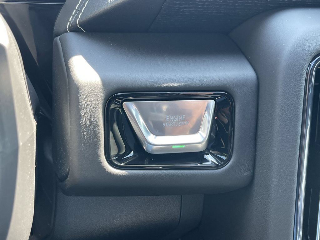 2026 GMC Yukon XL AT4 Ultimate - Photo 17