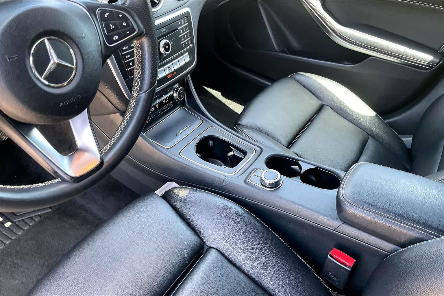Used 2018 Night Black Mercedes-Benz GLA 250 image 16