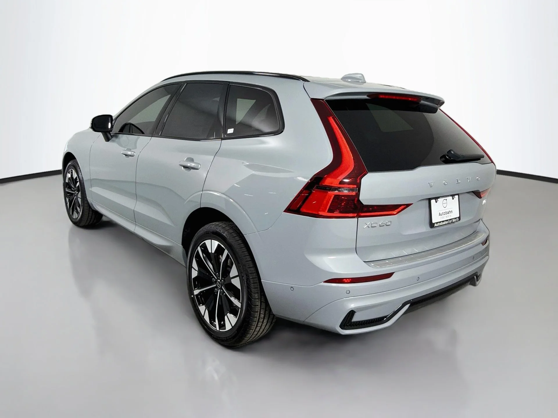 New 2027 Vapour Grey Volvo Plus image 7