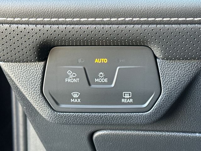 New 2026 Black Volkswagen 2.0T SE w/Technology image 36