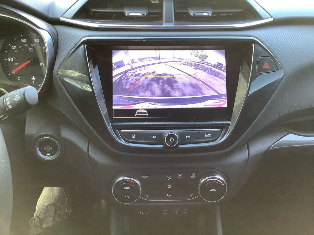 Used 2022 White Chevrolet LT image 25