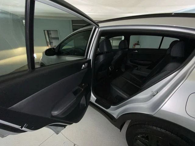 Used 2022 Silver Kia Nightfall image 22