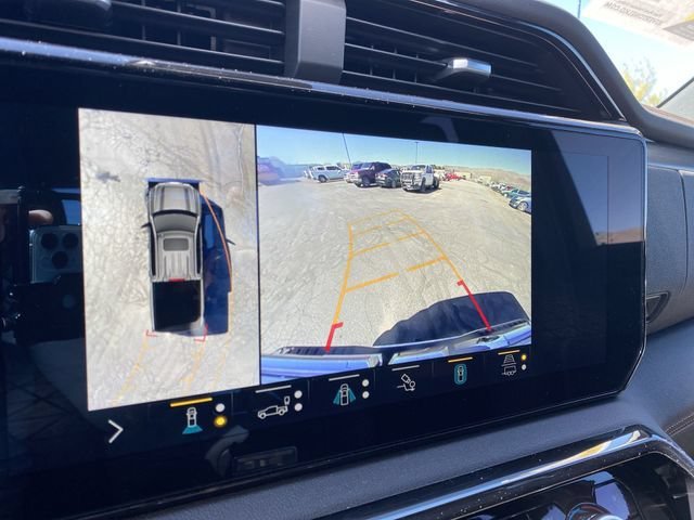 Used 2022 Summit White GMC AT4 image 17