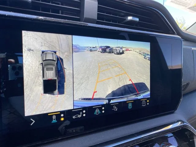 Used 2022 Summit White GMC AT4 image 17