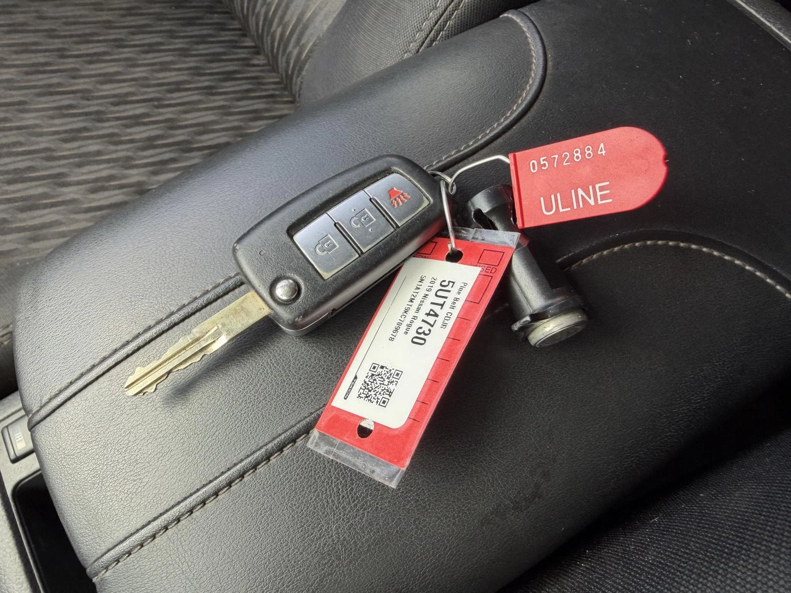 Used 2019 Caspian Blue Metallic Nissan S image 13