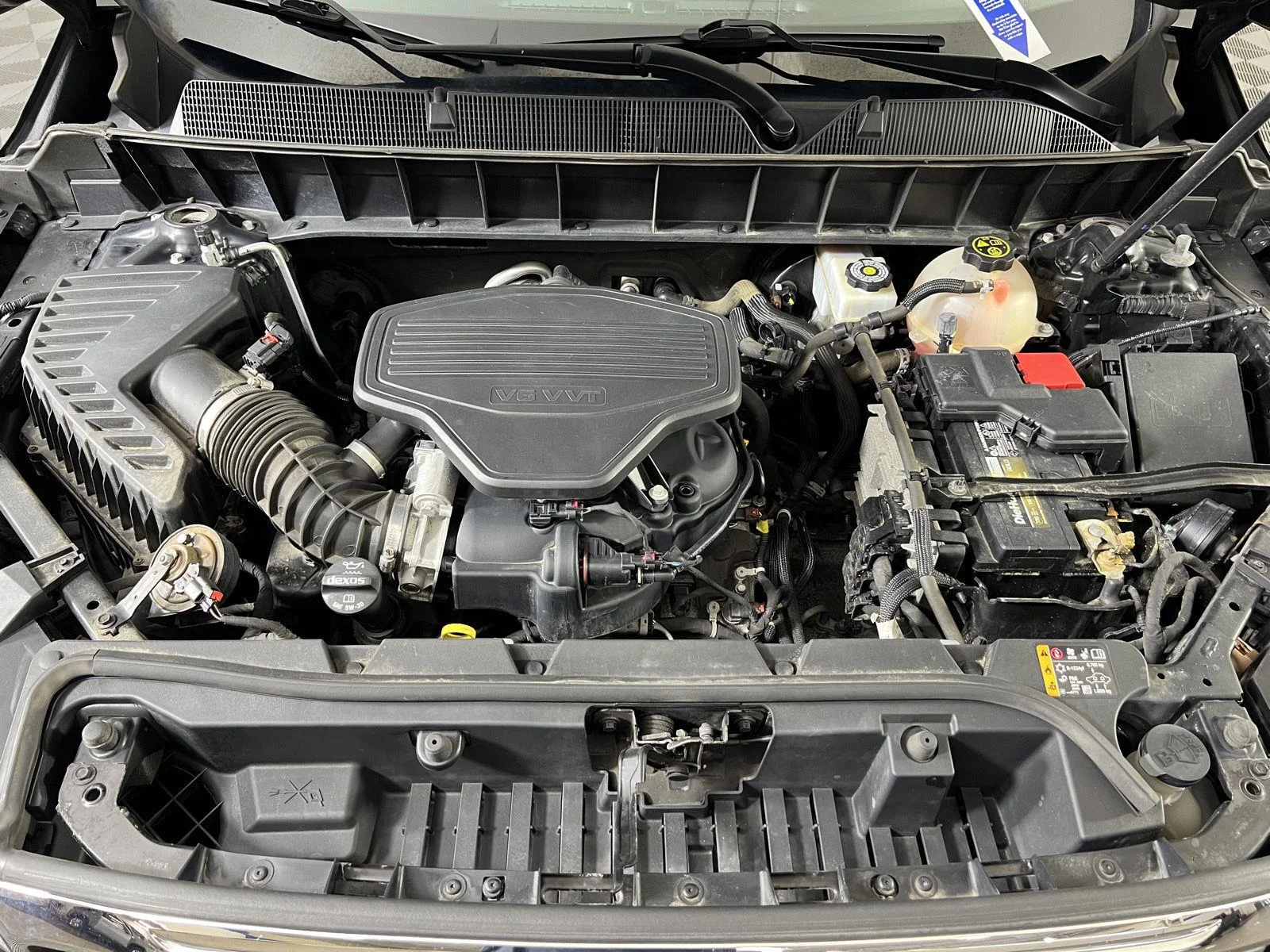 Used 2019 Ebony Twilight Metallic GMC SLT image 32