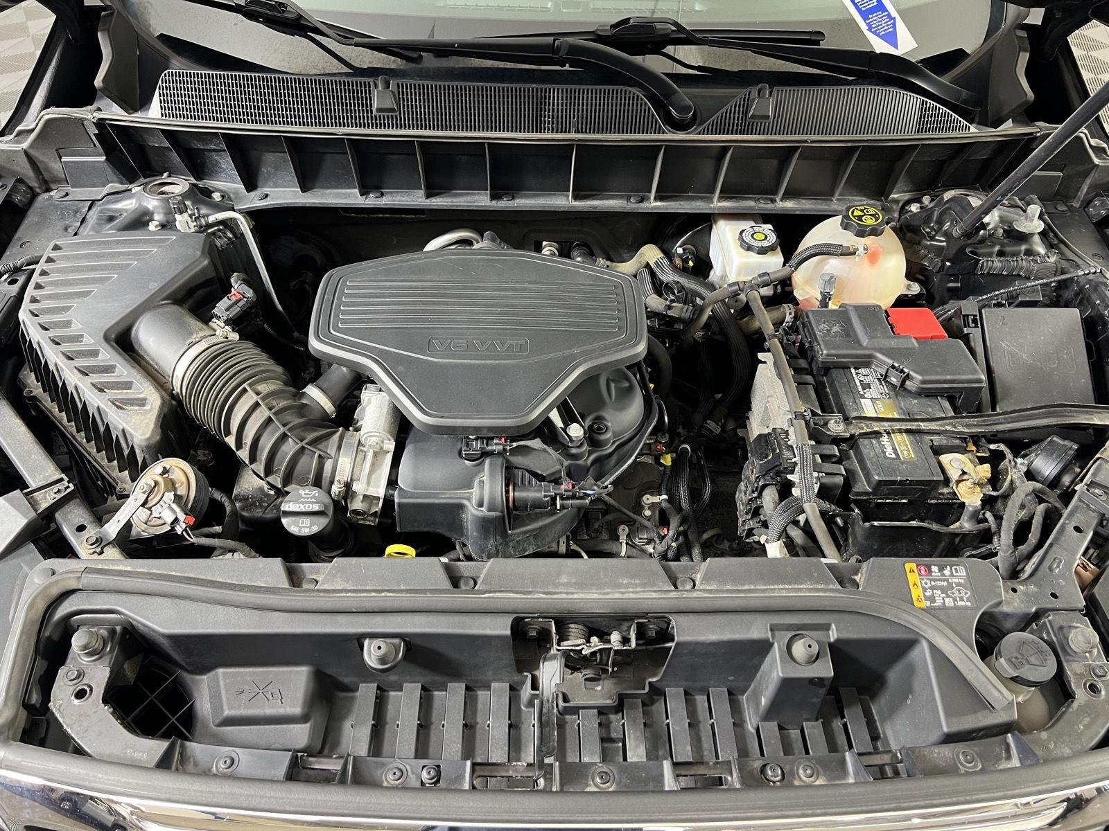 Used 2019 Ebony Twilight Metallic GMC SLT image 32