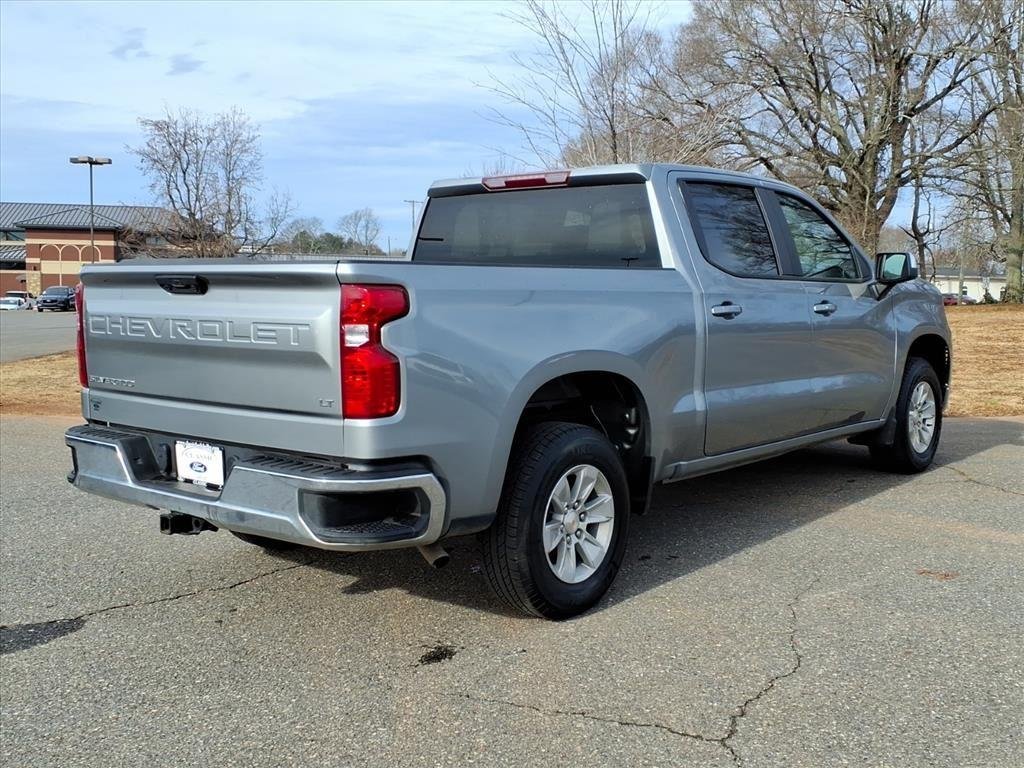 Used 2025 Sterling Gray Metallic Chevrolet LT image 18