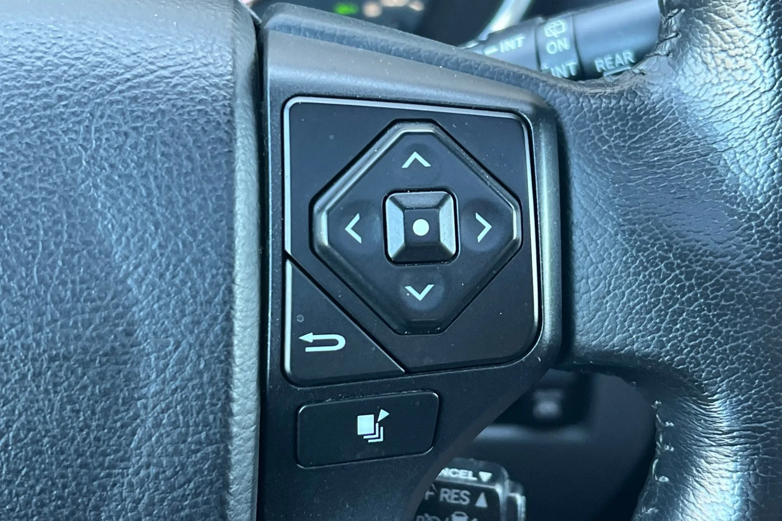 Used 2022 Magnetic Gray Metallic Toyota Platinum image 29