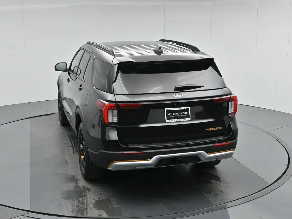 New 2026 Agate Black Metallic Ford Tremor image 43