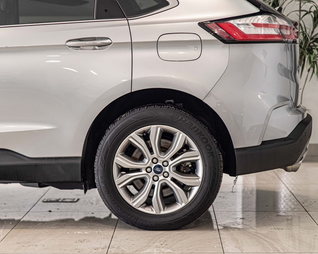 Used 2022 Silver Ford Titanium image 8