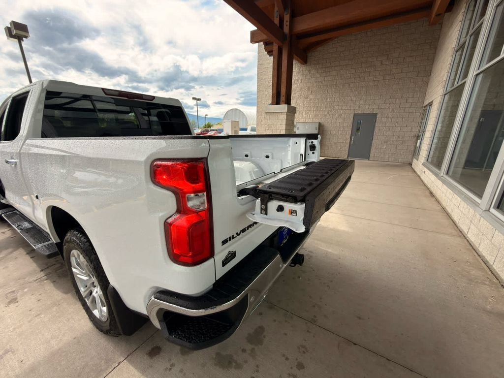 New 2026 Summit White Chevrolet LTZ image 41