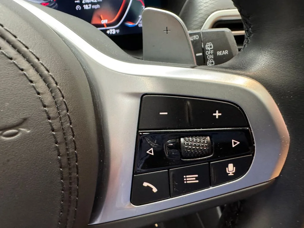 Used 2024 Black BMW xDrive30i image 15